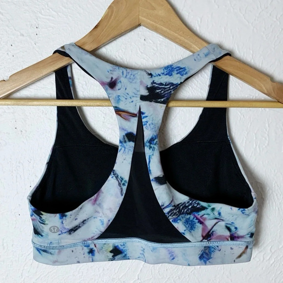 Lululemon Invigorate Bra Exposure Multi Print Sz 8 - Picture 1 of 3